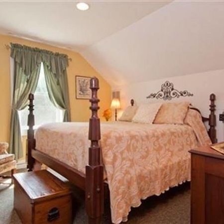 Alpine Haus Bed & Breakfast Inn Вернон Экстерьер фото