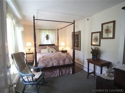 Alpine Haus Bed & Breakfast Inn Вернон Номер фото