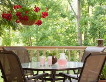 Alpine Haus Bed & Breakfast Inn Вернон Экстерьер фото